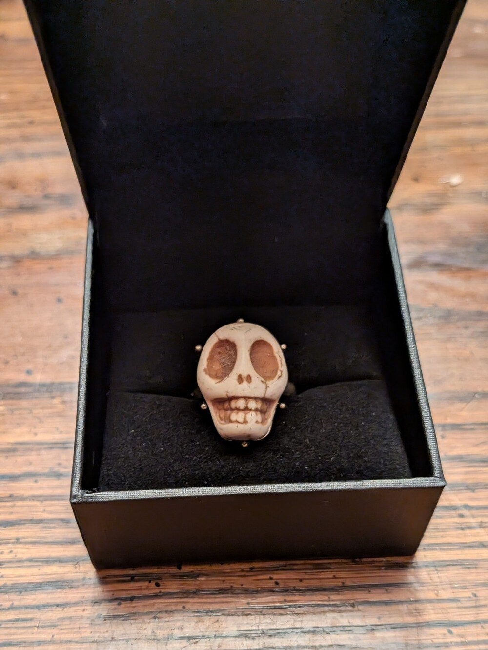 Skull Ring in Bone Tone